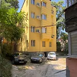 Este Apart Historical Center